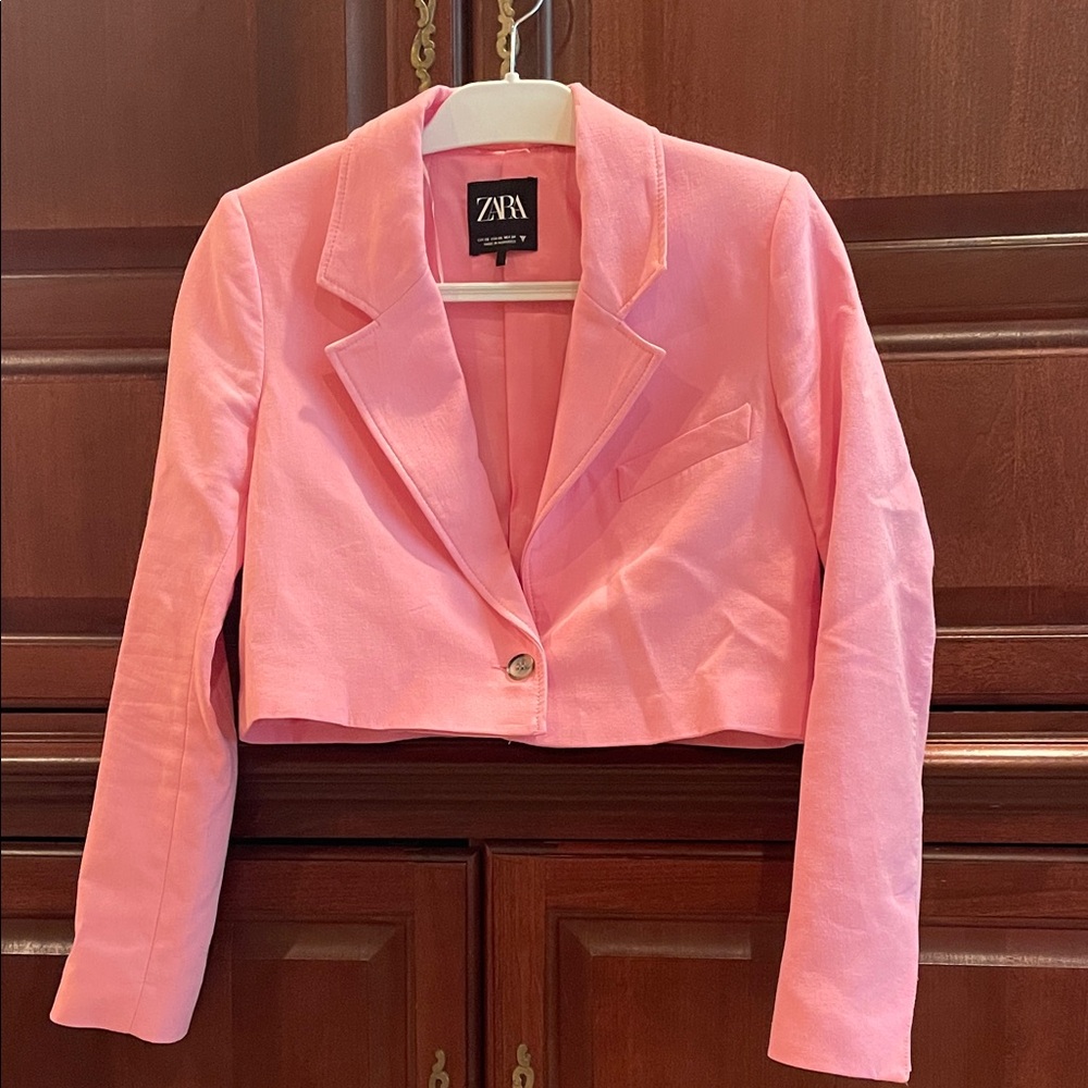 Zara Vibrant Pink Cropped Blazer (XS) great condition